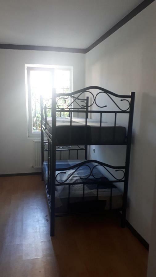 Enjoy The Hostel บาทูมิ ภายนอก รูปภาพ